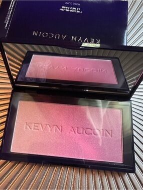 Kevyn Aucoin The Neo Blush - Rose Cliff shade of Pink Shimmer Blush - New in box